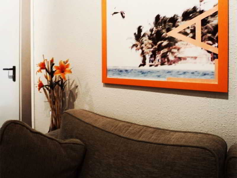 La Isla Hostal Барселона Екстериор снимка